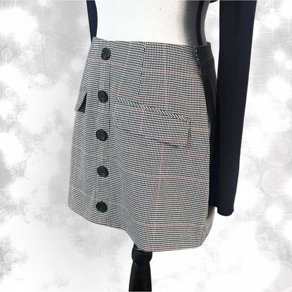 Forever 21 Classic Black and White Houndstooth Skirt - Picture 2 of 6